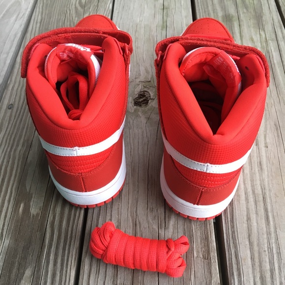 Nike Dunk ‘Crimson’ Mid Pro SB Sneakers - Picture 6 of 7